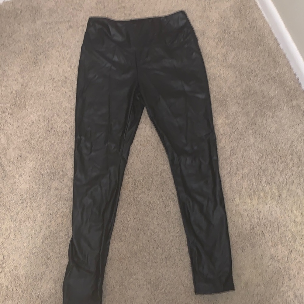 Lysse women high rise black faux leather pants size Large